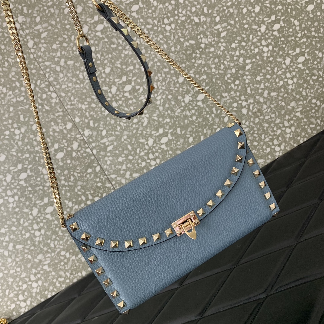 Valentino Garavani Rockstud Small Shoulder Bag in Niagara Grainy Calfskin